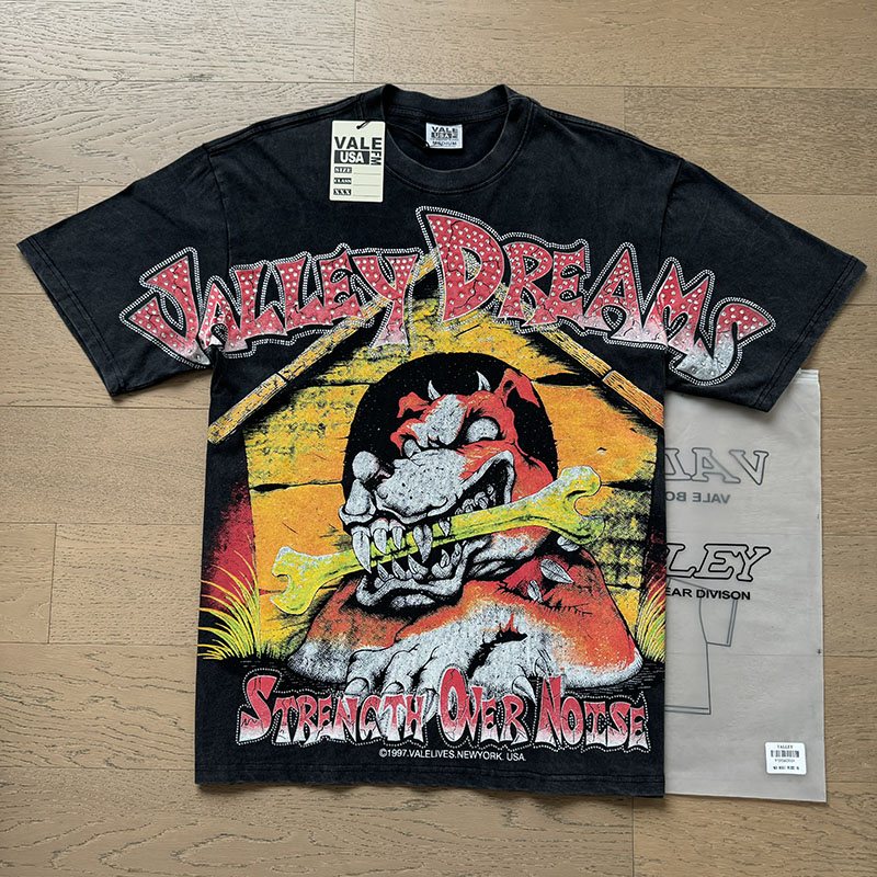 VALE USA Dreams Graphic Short-Sleeve T-Shirt — context