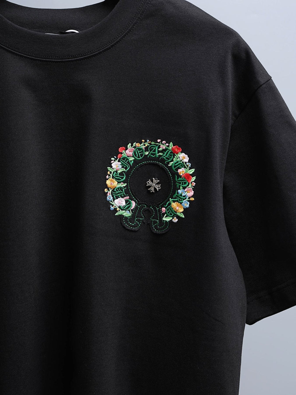 Chrome Hearts Floral Horseshoe Cross Graphic T-Shirt — detail