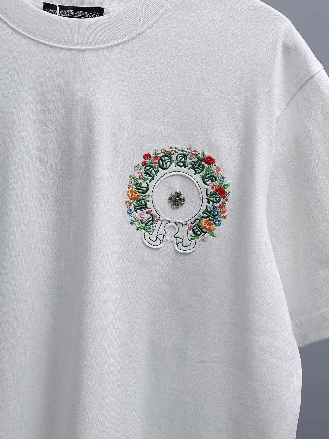 Chrome Hearts Floral Horseshoe Cross Graphic T-Shirt — detail
