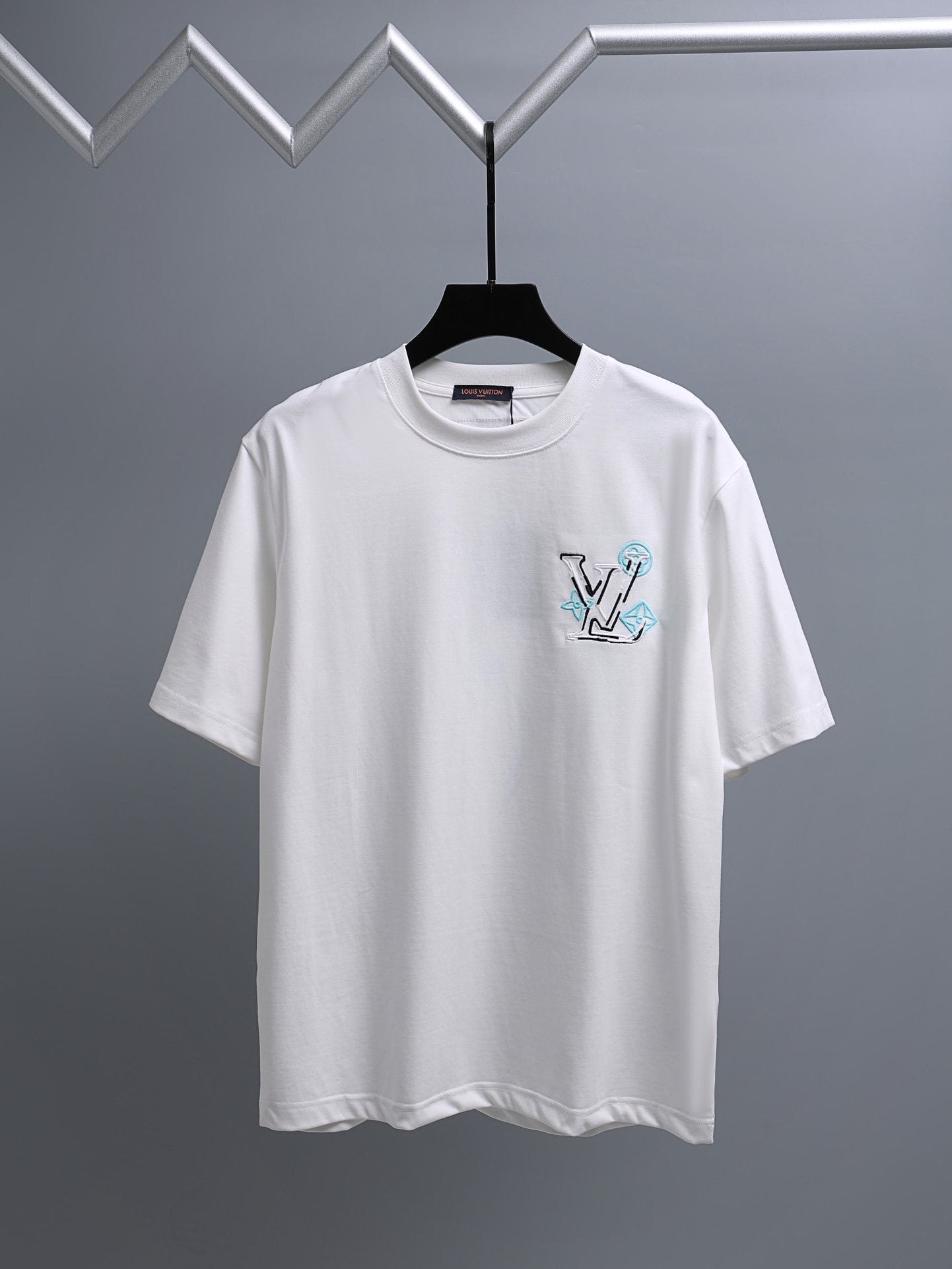 Louis Vuitton*LV White Embroidered Graphic T-Shirt — hero