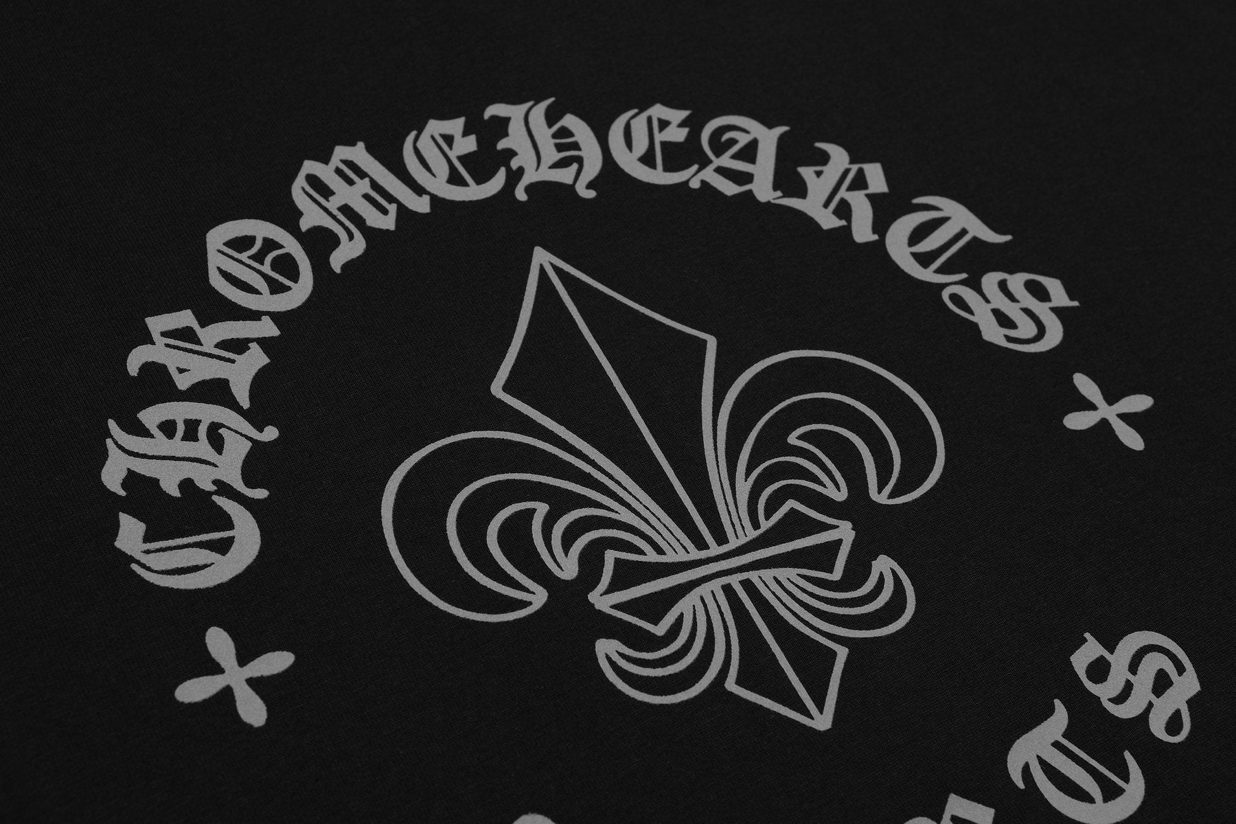 Chrome Hearts Fleur-De-Lis Crest Graphic T-Shirt — fabric_closeup
