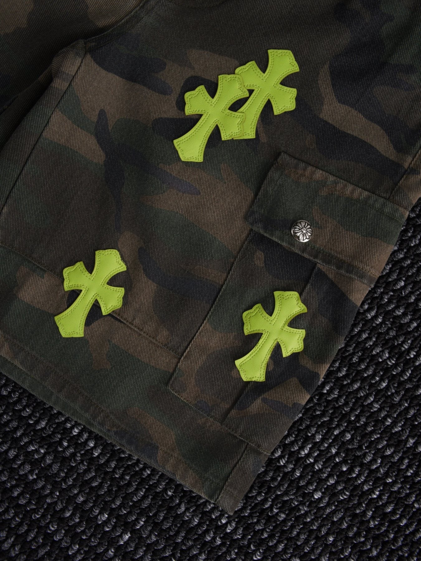 Chrome Hearts Camo Cross Patch Cargo Shorts — detail