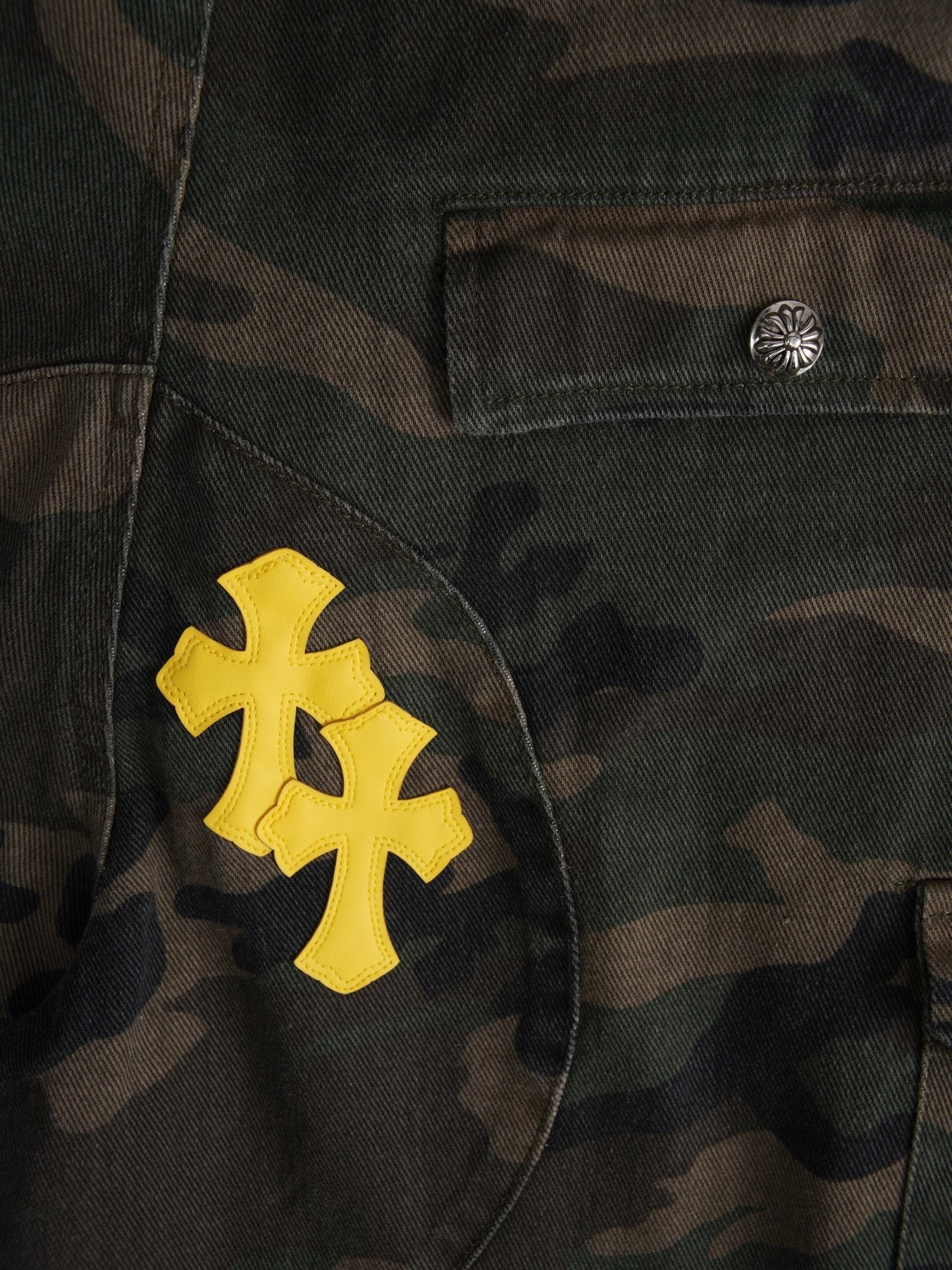 Chrome Hearts Camouflage Cross Patch Cargo Shorts — detail
