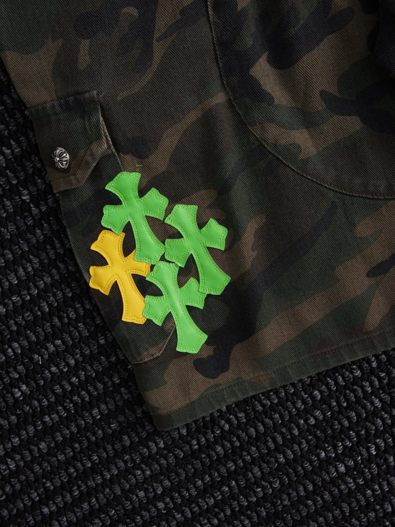 Chrome Hearts Camouflage Cross Patch Cargo Shorts — detail