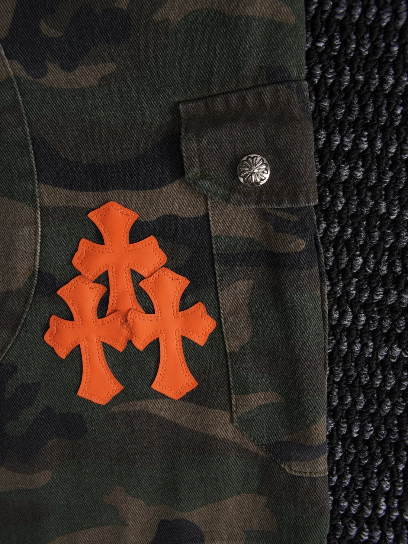 Chrome Hearts Green Camouflage Cargo Shorts — detail