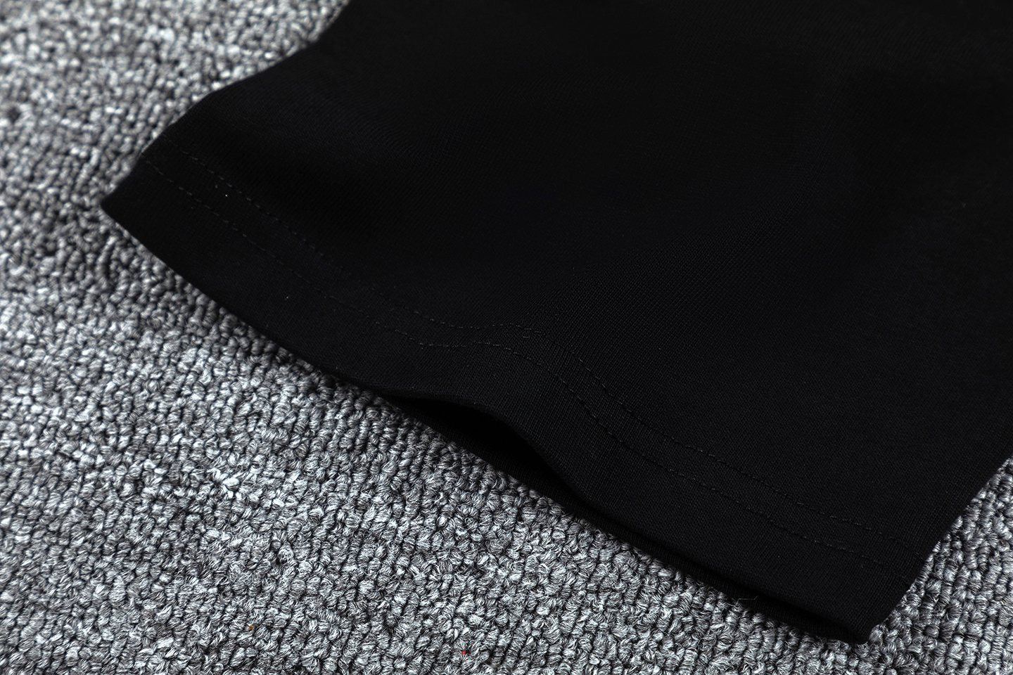 GUAPI Racing Geometric Short-Sleeve T-Shirt — fabric_closeup