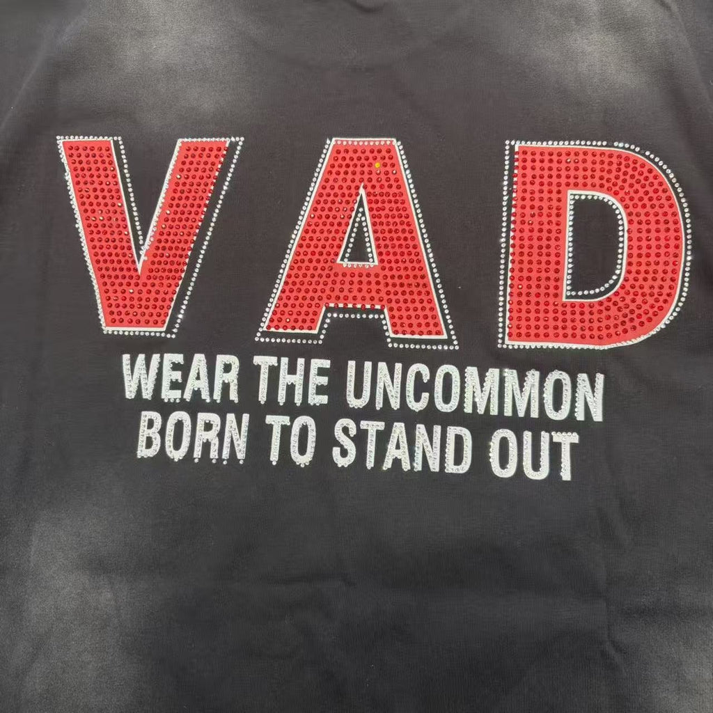 VARE ALL DAY Portrait Graphic Contrast-Sleeve T-Shirt — detail