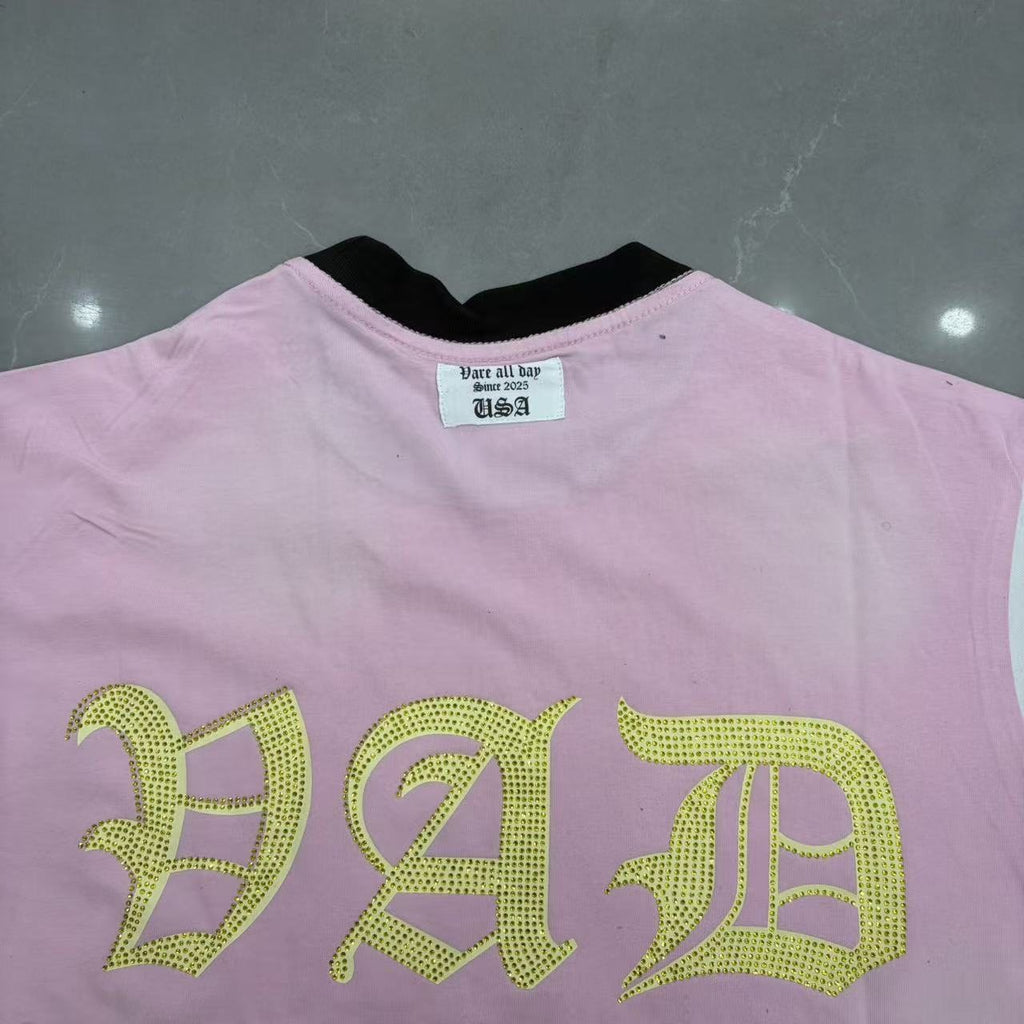 VARE ALL DAY Pink Contrast-Sleeve Graphic T-Shirt — detail