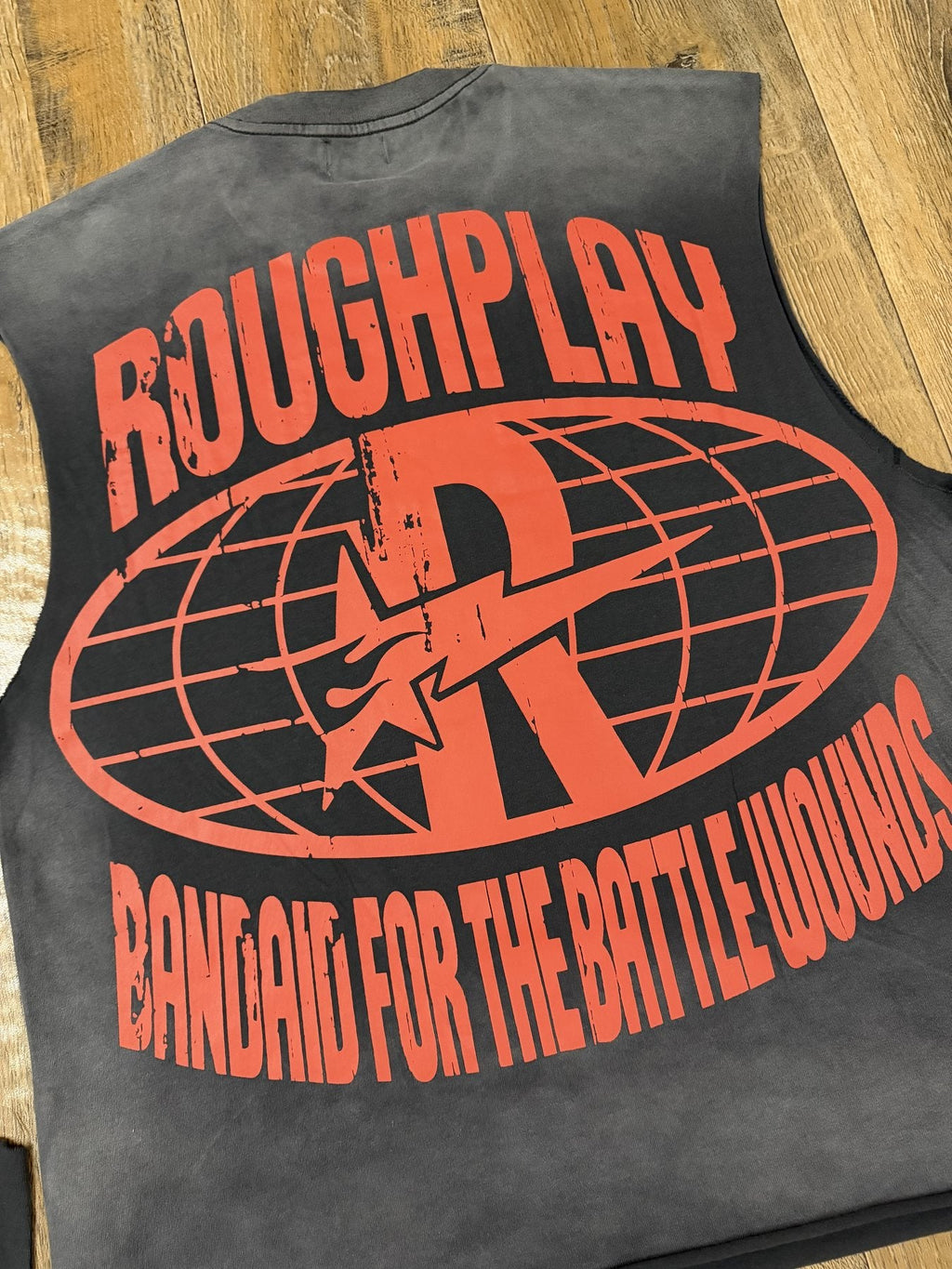 Rough Play Cartoon Graphic Sleeveless T-Shirt — detail