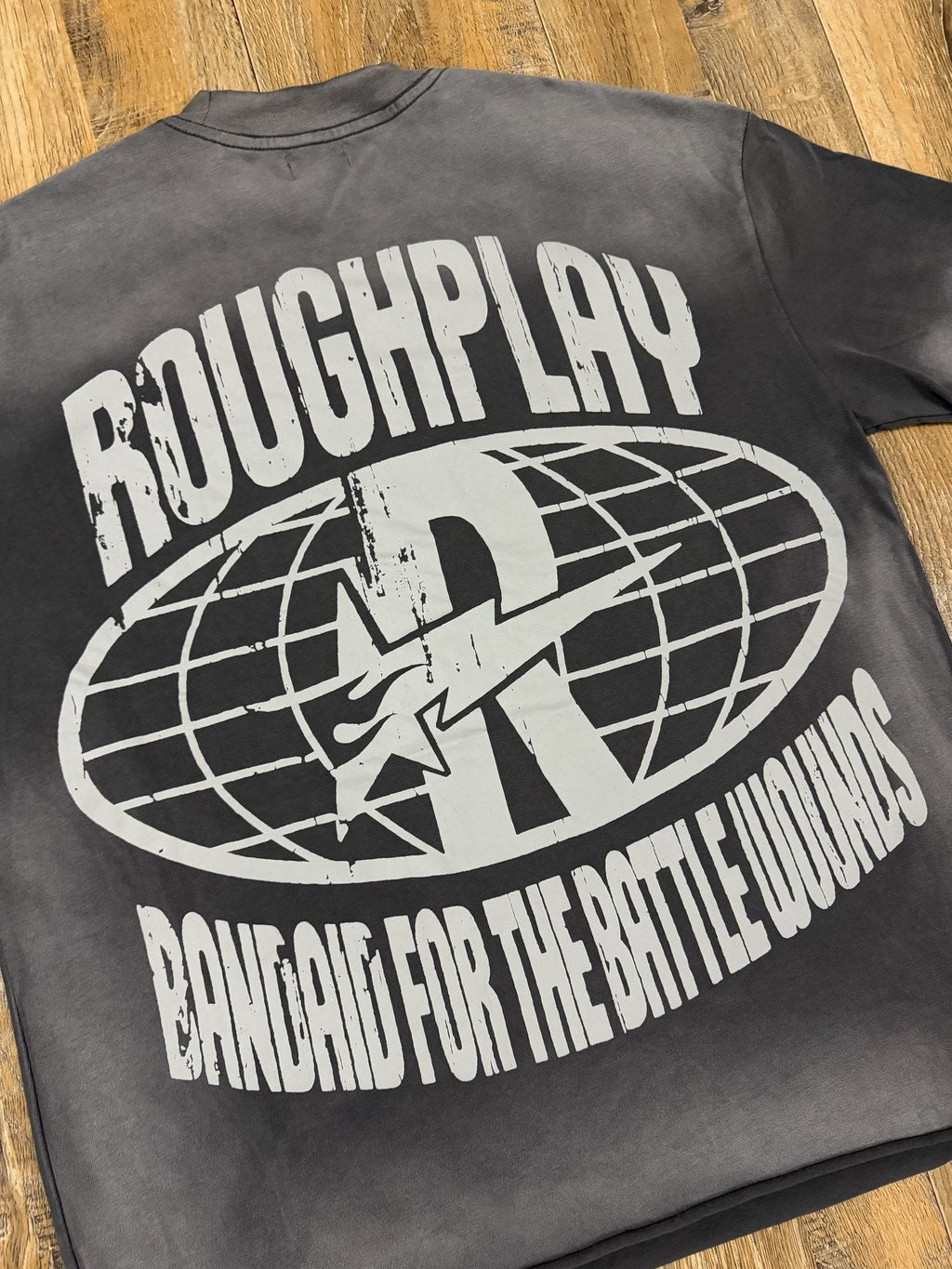 Rough Play Skeleton Globe Graphic T-Shirt — detail