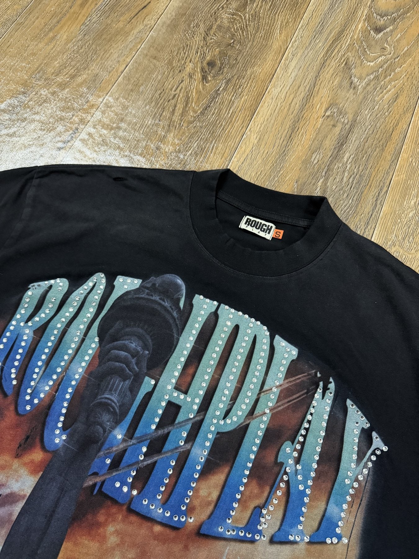 Rough Play Statue of Liberty Graphic T-Shirt — detail