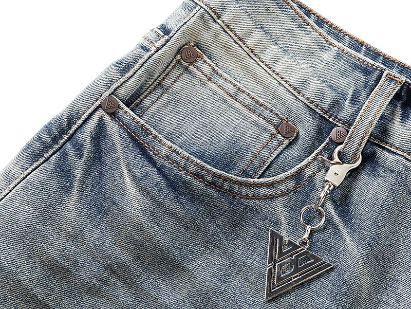 VALABASAS Light Blue Flared Jeans — detail