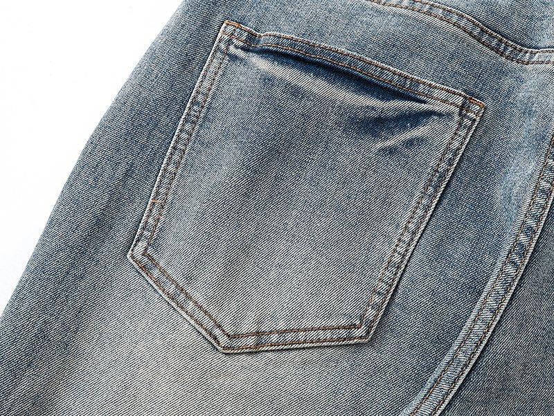 VALABASAS Light Blue Flared Jeans — detail