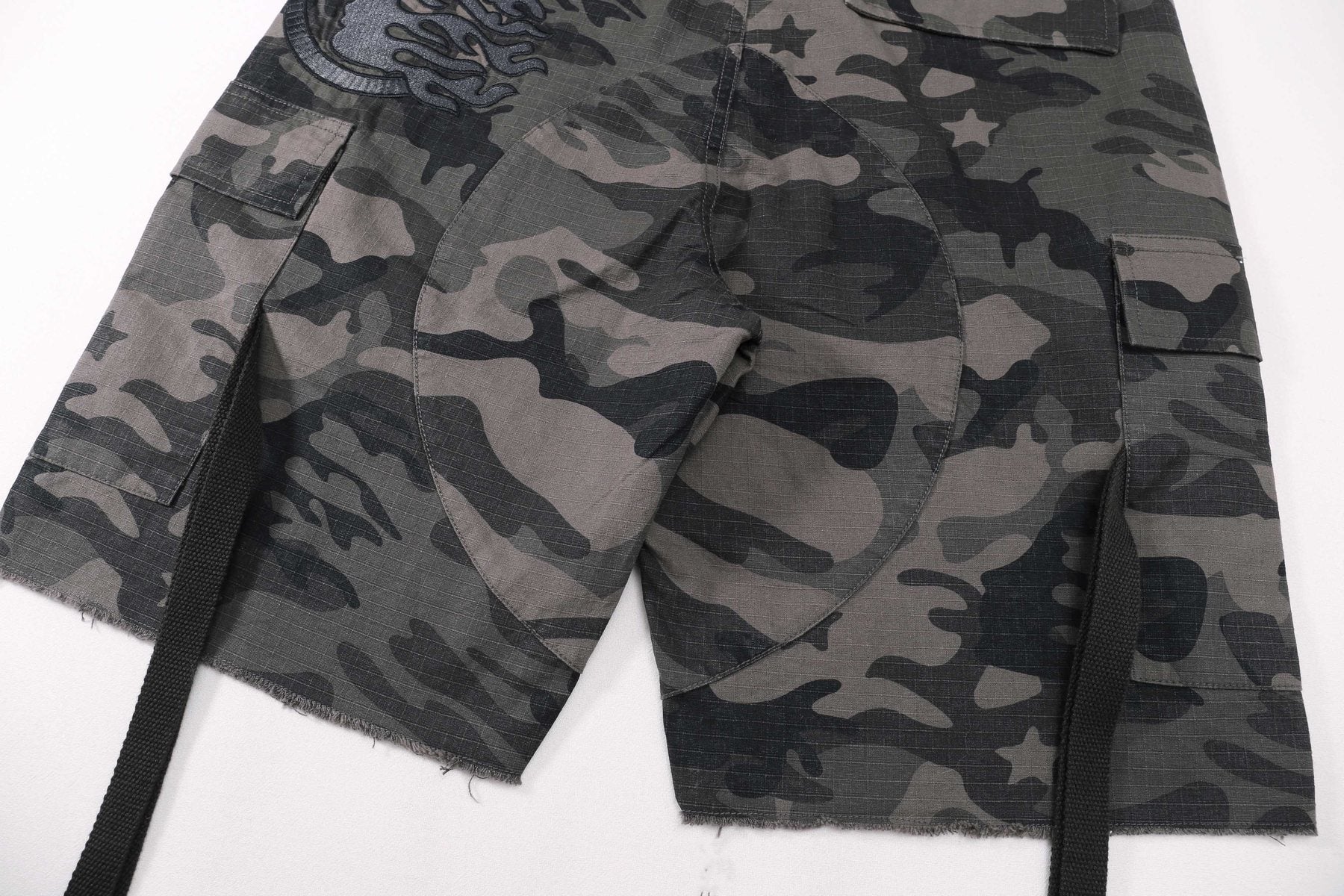 Hellstar Camo Cargo Shorts — detail