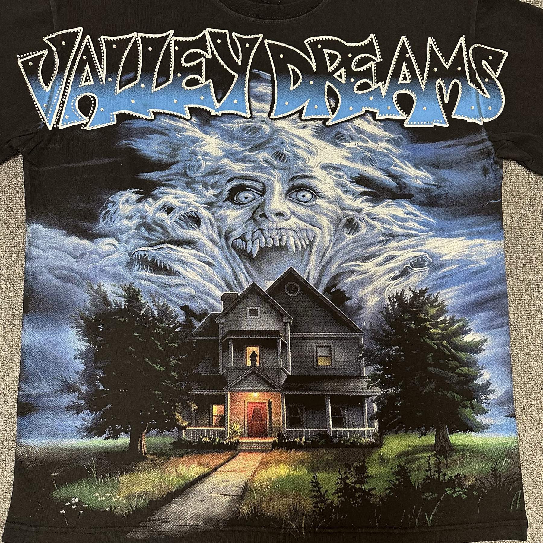 VALE USA Valley Dreams Haunted House Graphic T-Shirt — detail