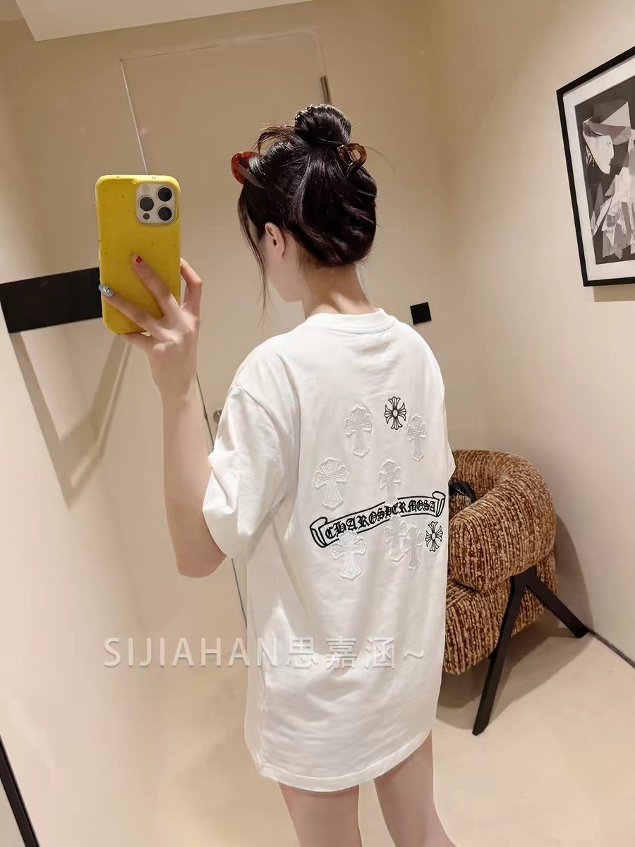Chrome Hearts Cross Appliqué Graphic T-Shirt — context