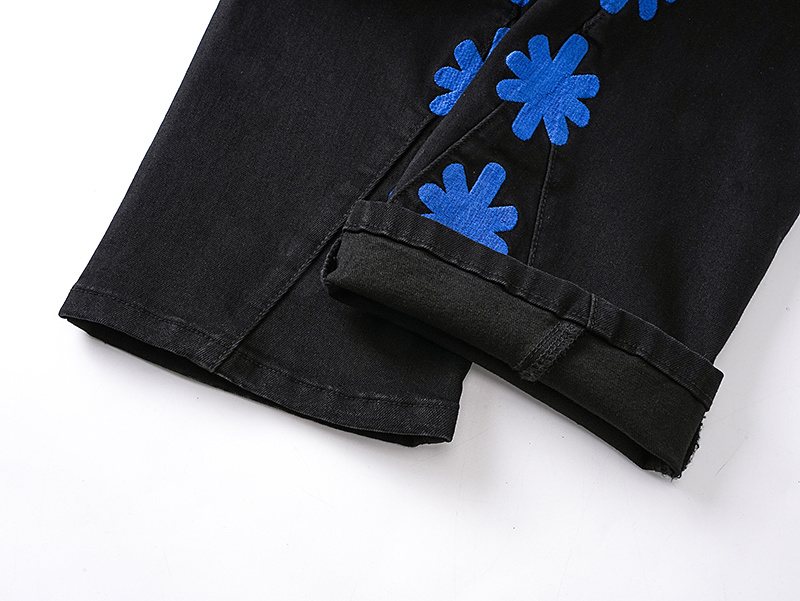 LOSTSHDWS Floral Applique Flared Jeans — detail