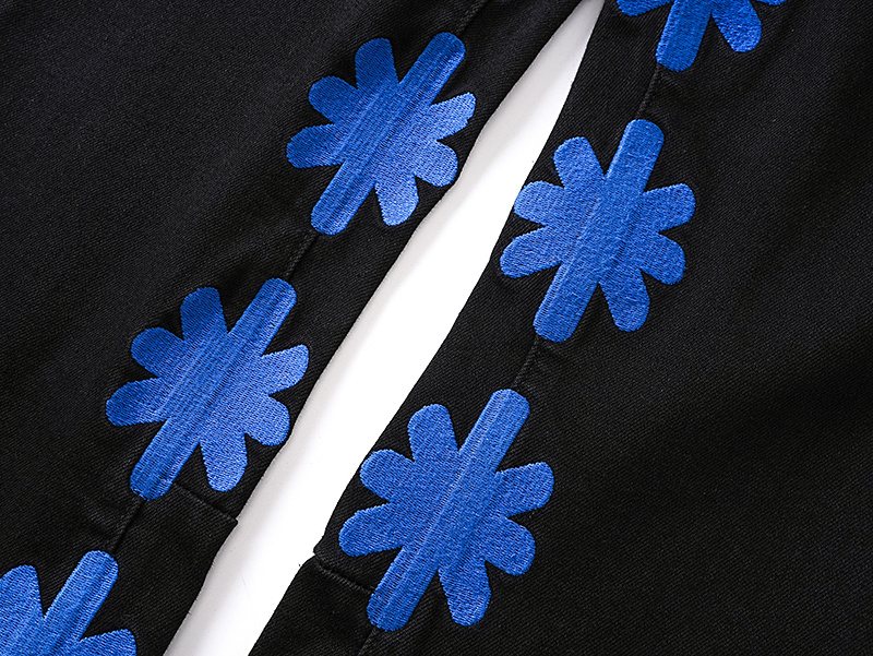 LOSTSHDWS Floral Applique Flared Jeans — detail