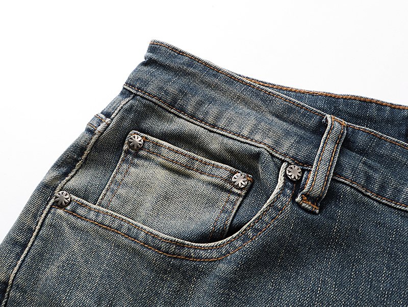 LOSTSHDWS Floral Applique Flared Jeans — detail