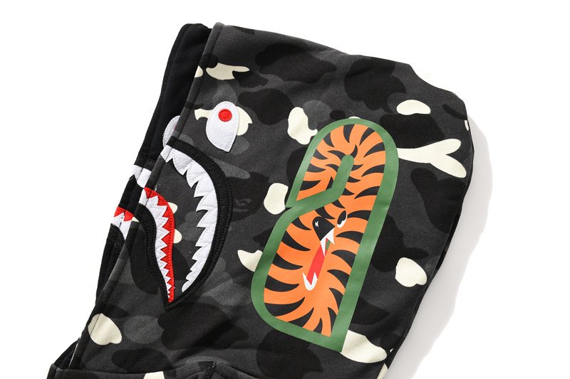 BAPE Shark Camo Full-Zip Hoodie — detail