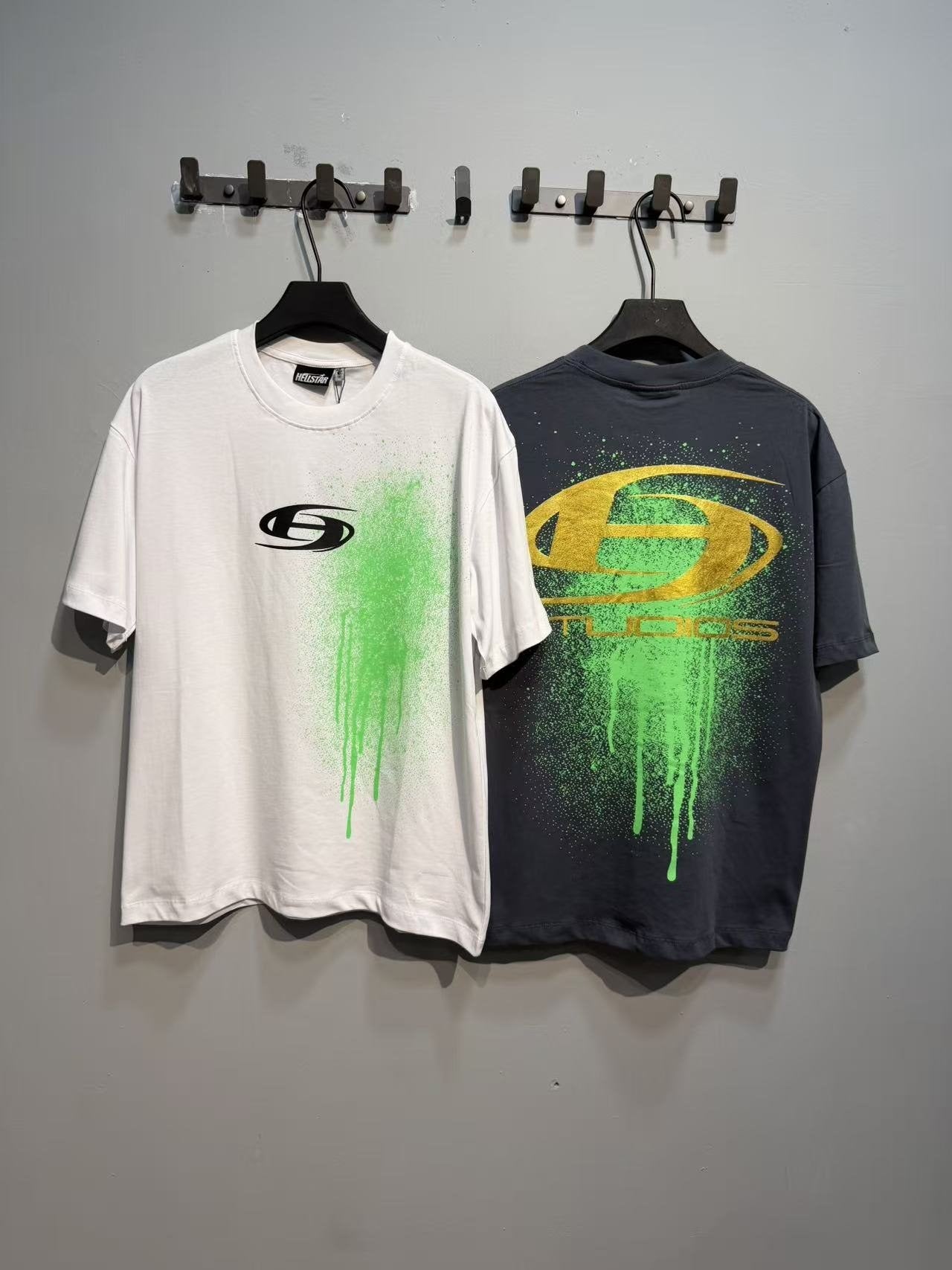 Hellstar Oval Studios Splatter Graphic T-Shirt — context